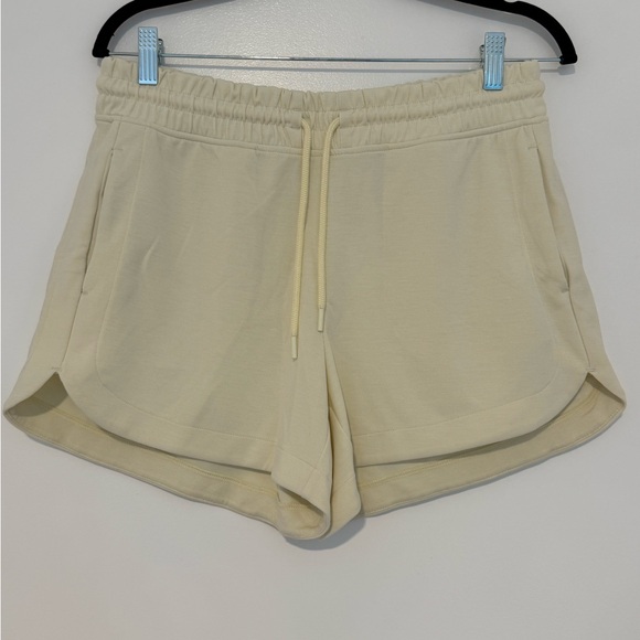 Athleta NWOT Seasoft Mid Rise Tencel Soft Cream Shorts Loungewear Comfy Cozy - Picture 3 of 10